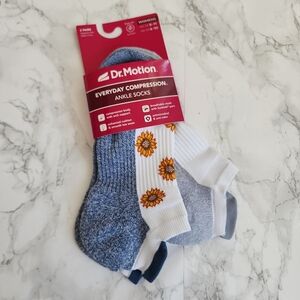 DR MOTION Blue and White Athletic Socks with Cushioned Comfort